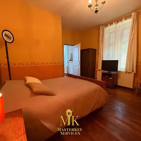 Apartmán T2 Paisible Centre Commercy, Charme De L'ancien *