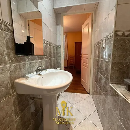 Apartment T2 Authentique & Calme Au Coeur De Commercy