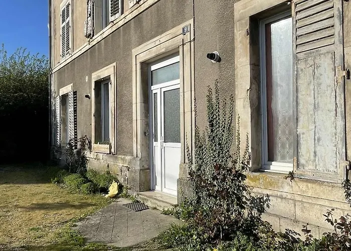 Apartmán T2 Paisible Centre Commercy, Charme De L'ancien *