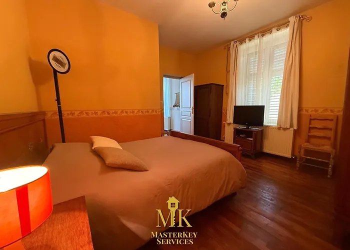 Apartmán T2 Paisible Centre Commercy, Charme De L'ancien *