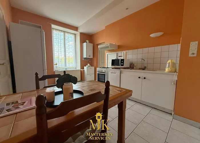 Apartmán T2 Paisible Centre Commercy, Charme De L'ancien